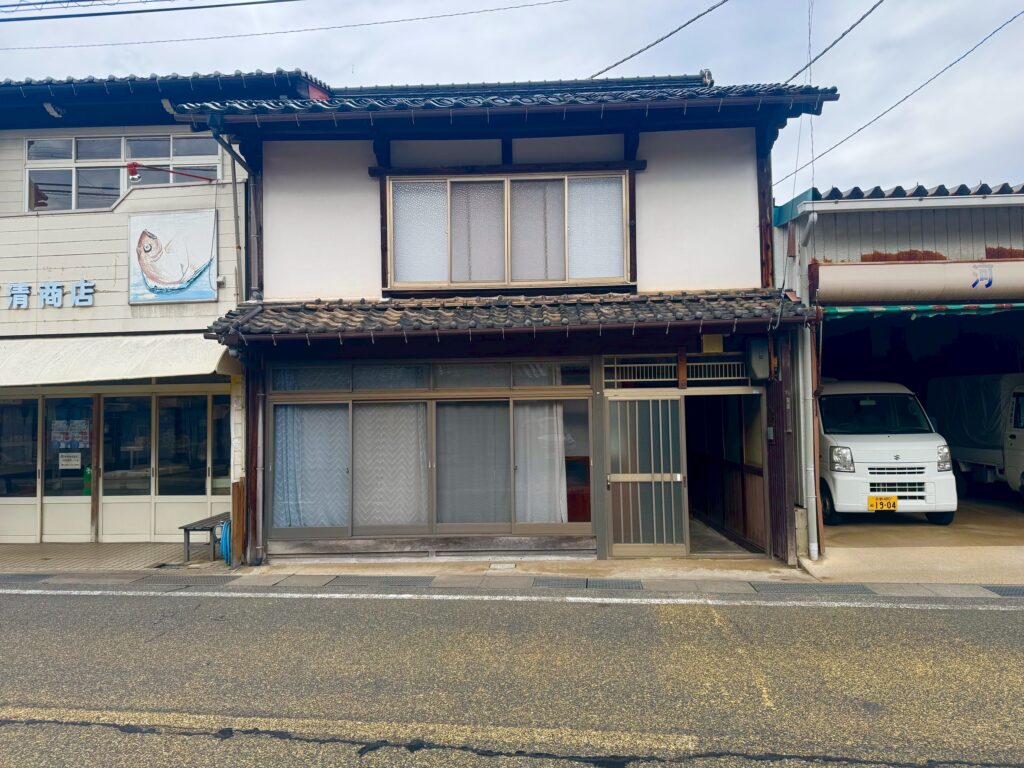 京都府京丹後市の一戸建て | 1700万円 | 13LDDDKKS | 114.18m² | Akiyama house finder